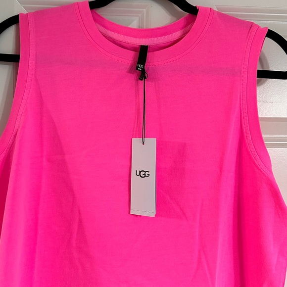 UGG Muscle Tank SOLD - Picture 4 of 4